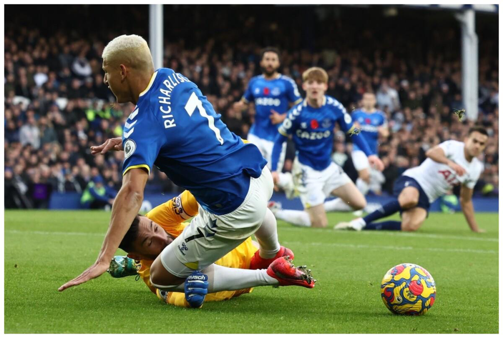  布伦特福德战胜埃弗顿，小蜜蜂延续黑马奇迹